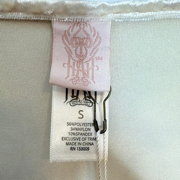 Free People We Are HAH Jump On It Velvet Jumpsuit In Almond Milk Size Small New - Picture 16 of 16